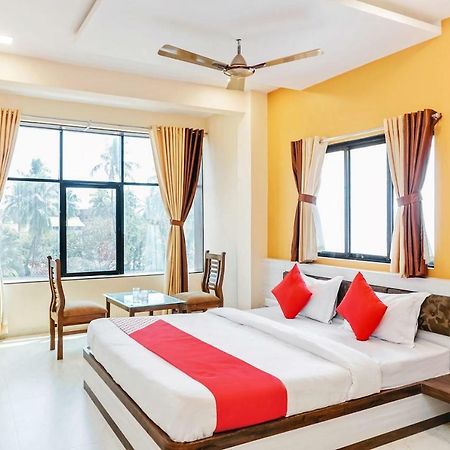 Oyo 29634 Hotel Navalai Pride Ratnāgiri Екстериор снимка