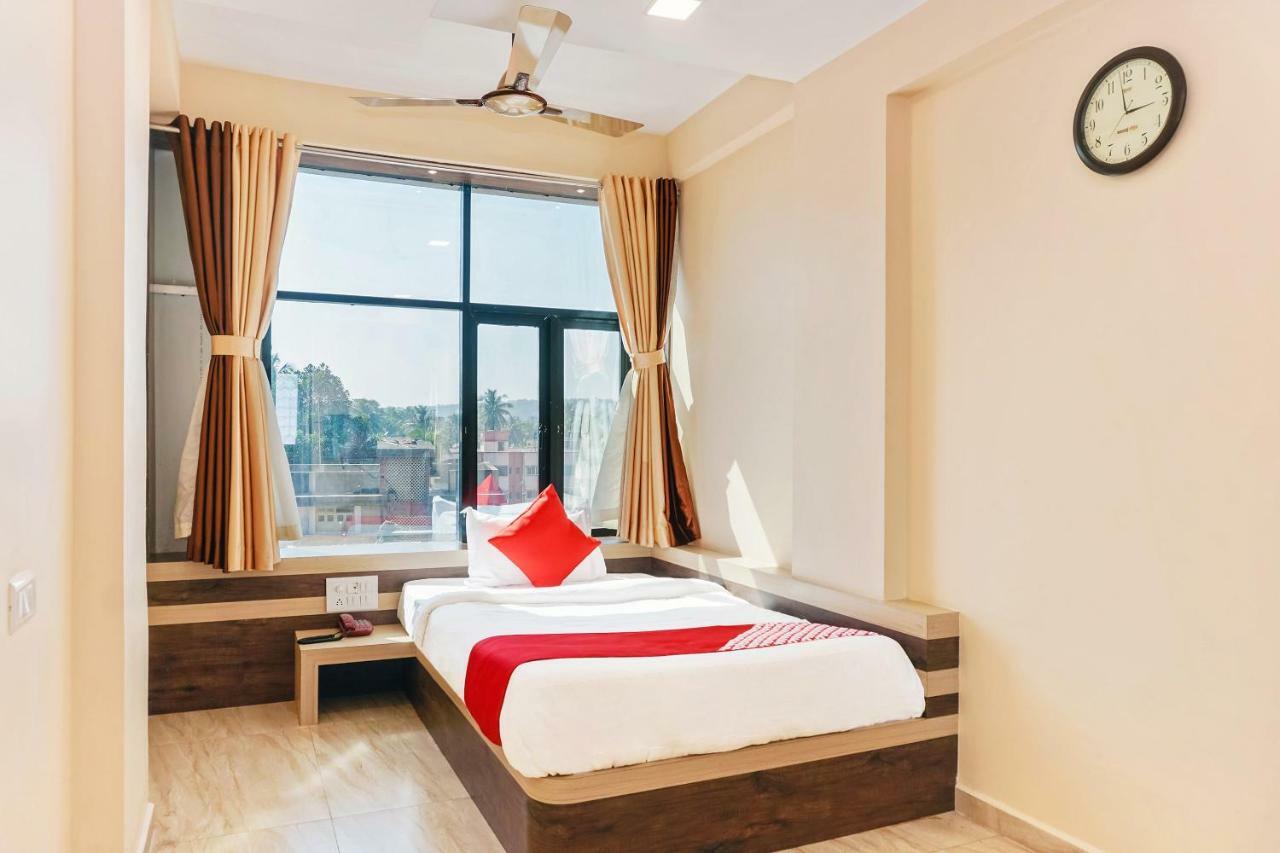 Oyo 29634 Hotel Navalai Pride Ratnāgiri Екстериор снимка