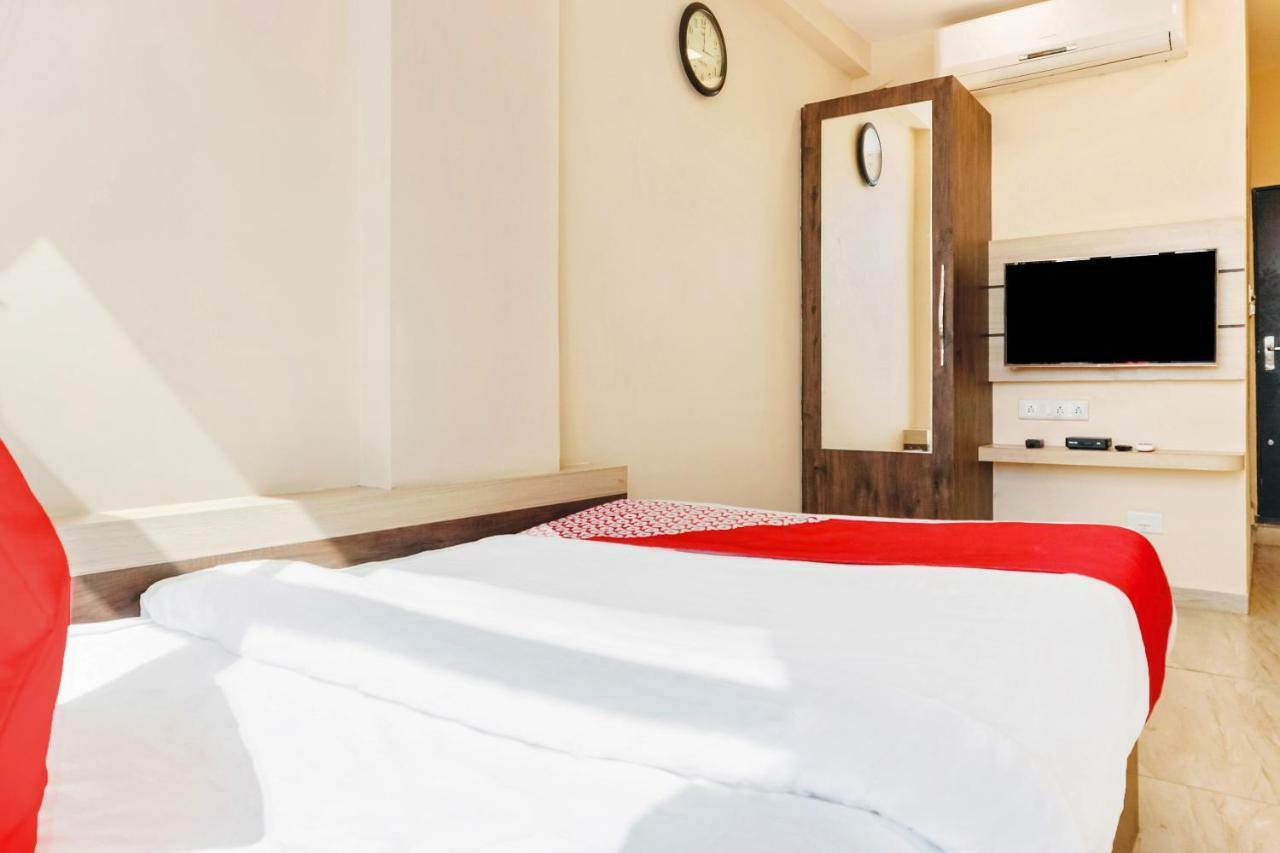 Oyo 29634 Hotel Navalai Pride Ratnāgiri Екстериор снимка